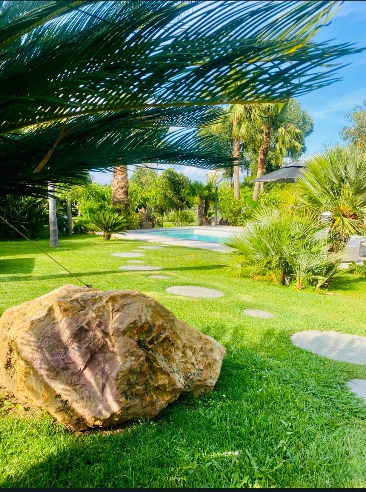 Le Cocoon Lodge Du Gapeau & Massage Solliès-Pont Εξωτερικό φωτογραφία